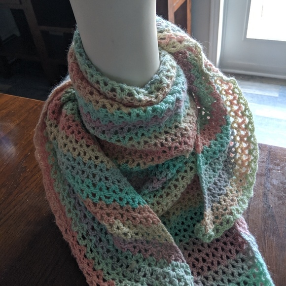 Handmade rainbow shawl/scarf - Picture 4 of 6